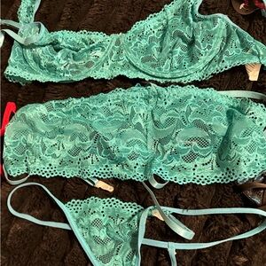 Women's Lace Bralette & Thong Set - Teal